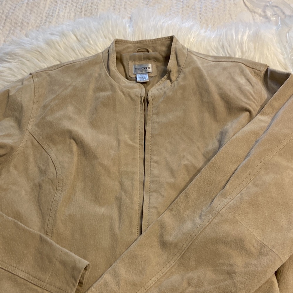 Chicos Leather Jacket excellent condition with front zipper tan color - Picture 15 of 16